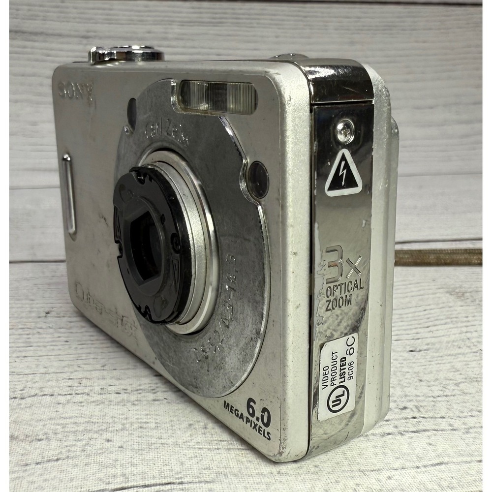 Sony‎ Cyber-Shot DSC-W50 6.0MP Digital Camera Silver (PARTS/REPAIRS ONLY) - Picture 3 of 7